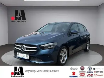Używany Mercedes B220 190 KM (139 kW) 2019 Niebieski Minivan