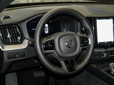 gebraucht Volvo XC60 B4 (D) AWD Plus Dark NP:73.120,-//PANO/ACC/MEMORY