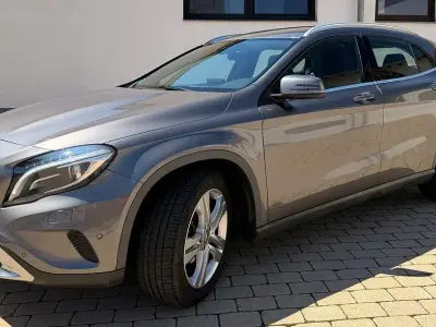Używany Mercedes GLA180 Urban 122 KM (89 kW) 2016 Szary SUV