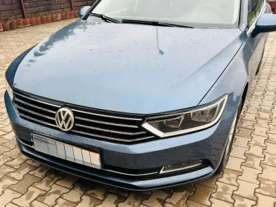 Gebraucht VW Passat Comfortline 150 PS (110 kW) 2015 Blau Limousine