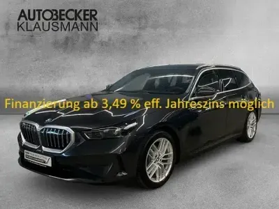 Usata BMW 530e Comfort Edition 360 CV (264 kW) 2024 Grigio Station wagon