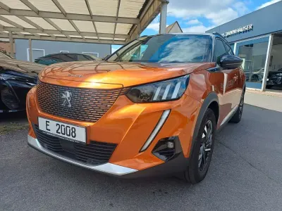 Gebraucht Peugeot 2008 GT 100 kW (136 PS) 2022 Orange fusion SUV