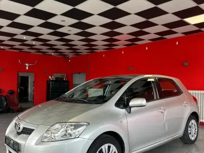 Gebraucht Toyota Auris 124 PS (91 kW) 2007 Silber Kleinwagen