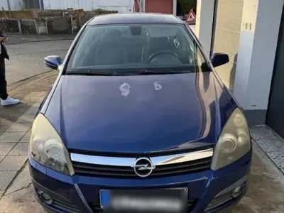 Używany Opel Astra Innovation 125 KM (91 kW) 2006 Niebieski Sedan/Limuzyna
