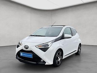Weiß Gebraucht 2022 Toyota Aygo Team Kleinwagen | 13.990 € (Fairer Preis)