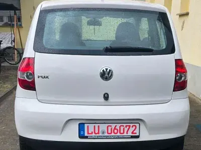 Gebraucht VW Fox 54 PS (39 kW) 2009 Weiß Kleinwagen