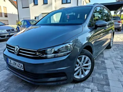 Gebraucht VW Touran Comfortline 150 PS (110 kW) 2019 Grau Van / Kleinbus