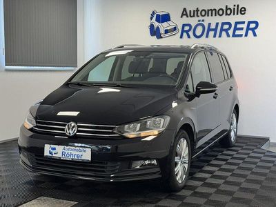 Schwarz metallic Gebraucht 2016 VW Touran Family Van / Kleinbus | 18.600 € (Guter Preis)