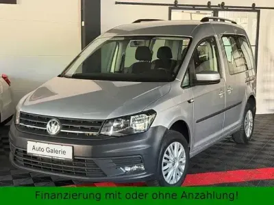 Gebraucht VW Caddy Trendline 102 PS (75 kW) 2018 Silber Van / Kleinbus