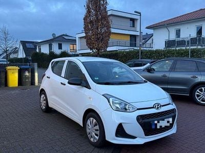 Weiß Gebraucht 2018 Hyundai i10 Trend Kleinwagen | 11.000 € (Etwas zu teuer)