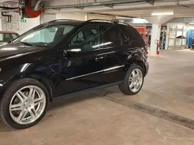 Usata Mercedes ML500 387 CV (284 kW) 2009 Nero SUV