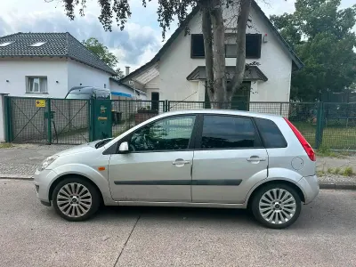Gebraucht Ford Fiesta 2005 Silber Kleinwagen