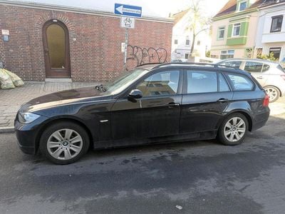 Gebraucht BMW 318 130 PS (95 kW) 2006 Schwarz Kombi
