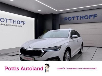Weiß Gebraucht 2023 Skoda Octavia Style Kombi | 18.997 € (Guter Preis)