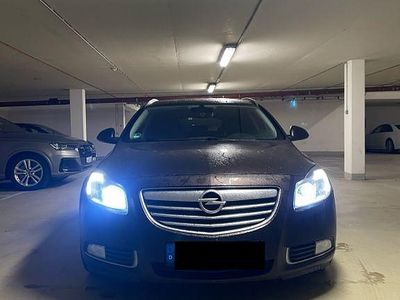 Gebraucht Opel Insignia Edition 160 PS (117 kW) 2013 Braun Kombi
