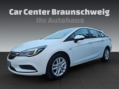Używany Opel Astra Business 110 KM (80 kW) 2018 Biały Kombi