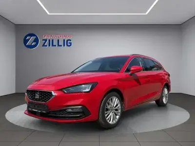 Gebraucht Seat Leon XCELLENCE 150 PS (110 kW) 2021 Rot Limousine