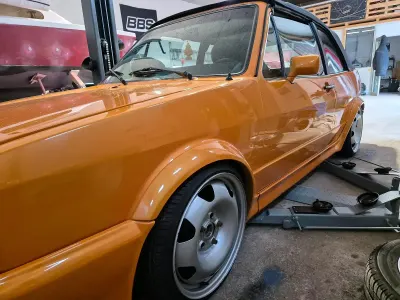 Gebraucht VW Golf Cabriolet 95 PS (69 kW) 1984 Orange Cabrio