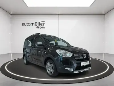 Gebraucht Dacia Dokker Celebration 116 PS (85 kW) 2017 Perlmuttschwarz Van / Kleinbus