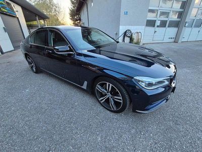 Second-hand BMW 740 320 CP (235 kW) 2016 Albastru Berlinǎ