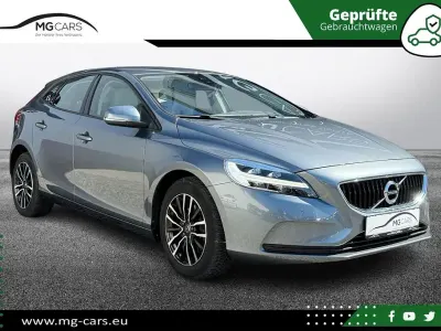 Usata Volvo V40 Momentum 122 CV (89 kW) 2016 Grigio Berlina
