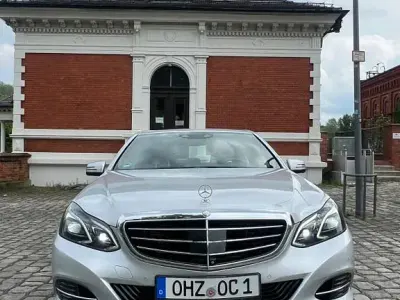 Gebraucht Mercedes E350 258 PS (189 kW) 2015 Silber Limousine
