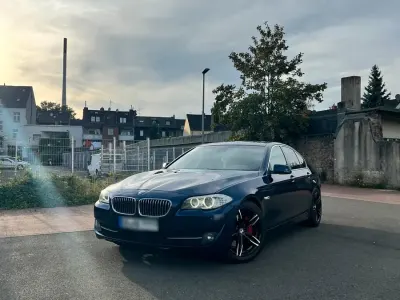 Gebraucht BMW 525 218 PS (160 kW) 2012 Blau Limousine