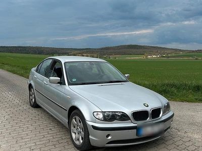 Second-hand BMW 318 143 CP (105 kW) 2003 Argintiu Berlinǎ