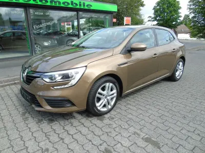 Gebraucht Renault Mégane Play 132 PS (97 kW) 2018 Braun Limousine