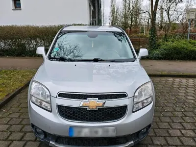 Gebraucht Chevrolet Orlando 163 PS (119 kW) 2014 Silber Van / Kleinbus