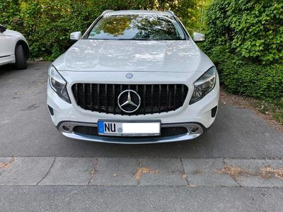 Gebraucht Mercedes GLA220 Urban 177 PS (130 kW) 2016 Weiß SUV