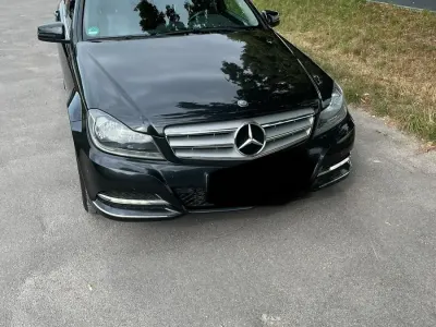 Gebraucht Mercedes 220 170 PS (125 kW) 2012 Schwarz Limousine