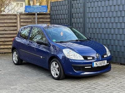 Gebraucht Renault Clio II 65 PS (47 kW) 2007 Blau Kleinwagen
