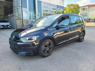 Gebraucht VW Touran Trendline 150 PS (110 kW) 2017 Schwarz Van / Kleinbus
