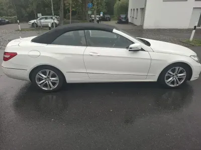 Usado Mercedes E220 Avantgarde 170 CV (125 kW) 2013 Blanco Descapotable