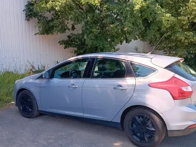 Gebraucht Ford Focus Sport 150 PS (110 kW) 2011 Grau Limousine