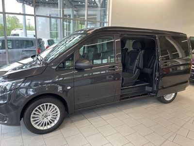 Mercedes V220