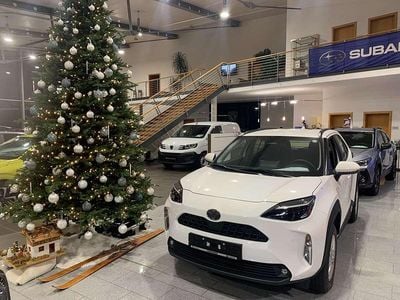 Neu Toyota Yaris Cross 92 PS (67 kW) 2025 Weiß SUV