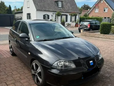 Gebraucht Seat Ibiza 75 PS (55 kW) 2004 Schwarz Kleinwagen