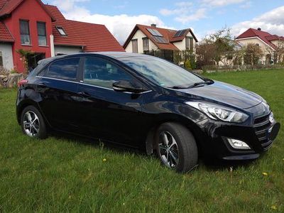 Usata Hyundai i30 Passion 101 CV (74 kW) 2016 Nero Berlina