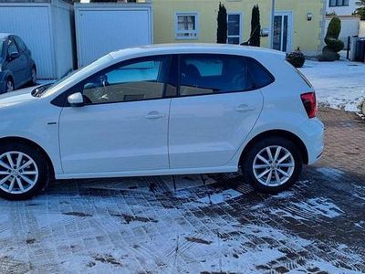 Gebraucht VW Polo LOUNGE 90 PS (66 kW) 2015 Weiß Limousine