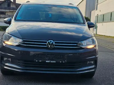 Gebraucht VW Touran 150 PS (110 kW) 2024 Grau Van / Kleinbus