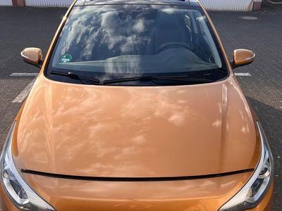Gebraucht Hyundai i20 Style 90 PS (66 kW) 2016 Orange Limousine