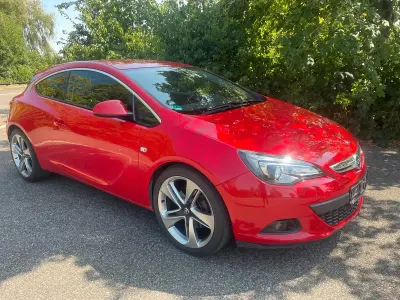 Gebraucht Opel Astra GTC 179 PS (131 kW) 2012 Kleinwagen