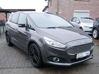 Grau Gebraucht 2018 Ford S-MAX Titanium Van / Kleinbus | 20.990 € (Fairer Preis)