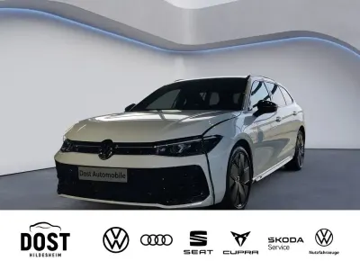 Gebraucht VW Passat R-line 177 PS (130 kW) 2026 Weiß Kombi