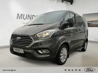 Gebraucht Ford Tourneo Titanium 150 PS (110 kW) 2023 (122) magneticgrau (metallic) Van / Kleinbus