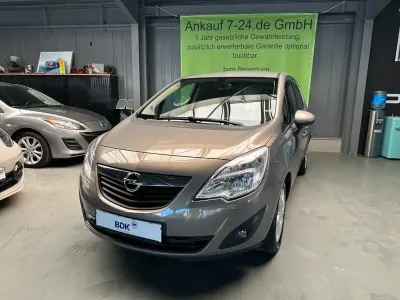 Begagnad Opel Meriva Design Edition 101 HK (74 kW) 2011 Brun Minibuss