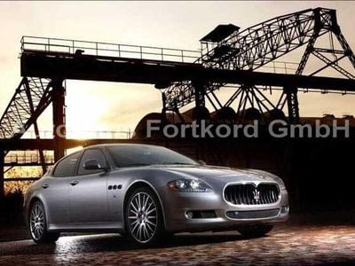 Grigio metallic Gebraucht 2011 Maserati Quattroporte Limousine | 31.690 € (Teuer)