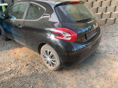 Gebraucht Peugeot 208 80 PS (58 kW) 2013 Schwarz Kleinwagen